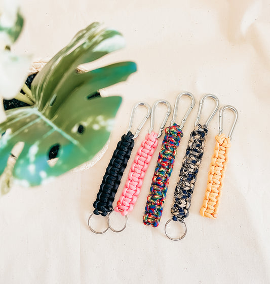 Paracord keychain with Carabiner