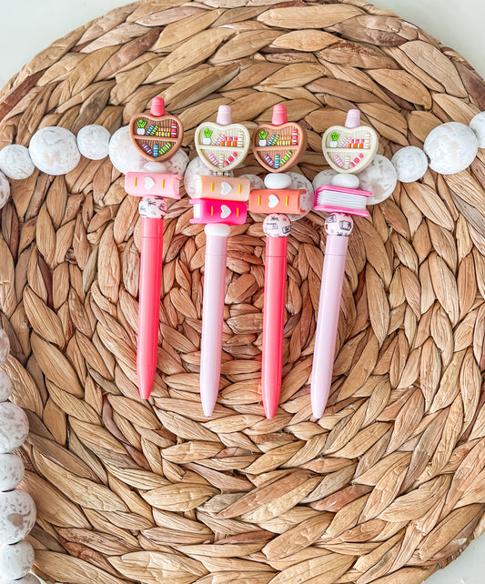 Heart Book Shelves| Pen