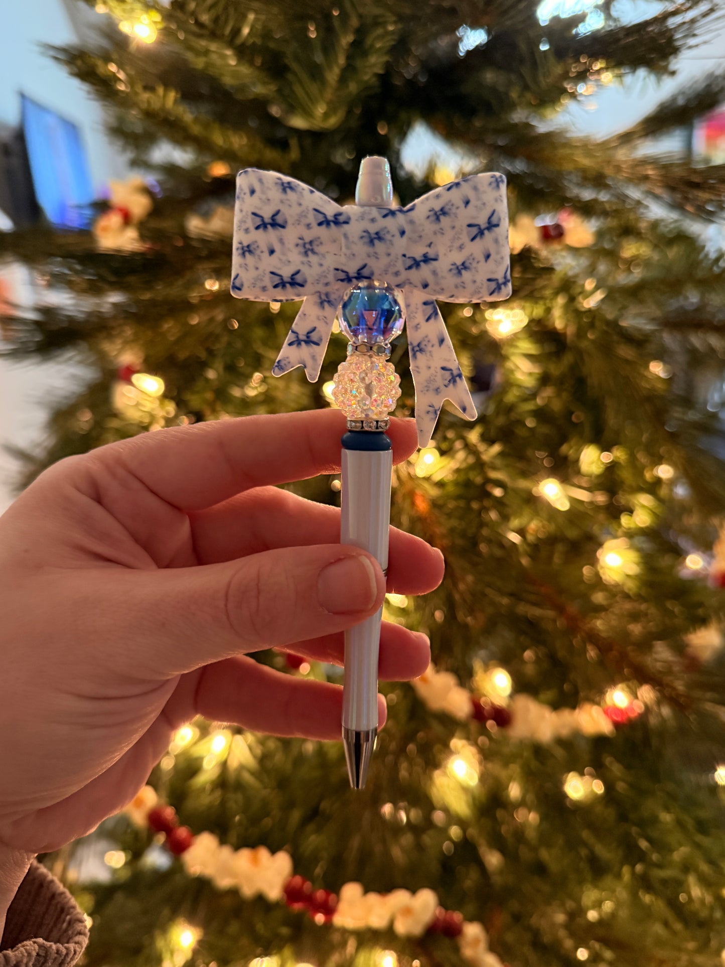 Big, Bold, & Beautiful Bows| Pens