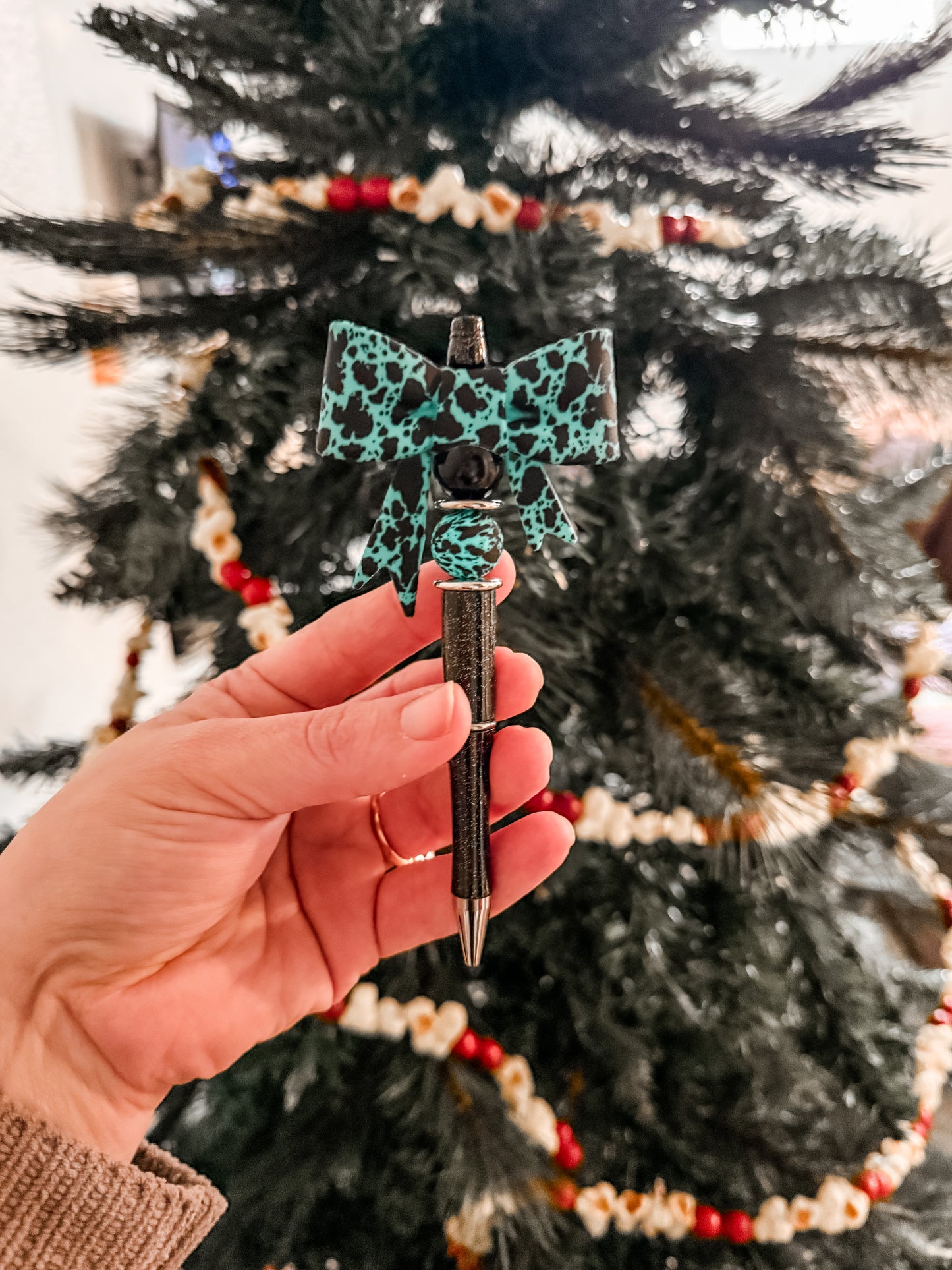 Big, Bold, & Beautiful Bows| Pens